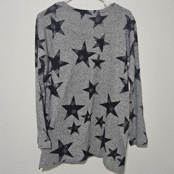 Soft Surroundings star printed sweater size medium - Picture 10 of 13